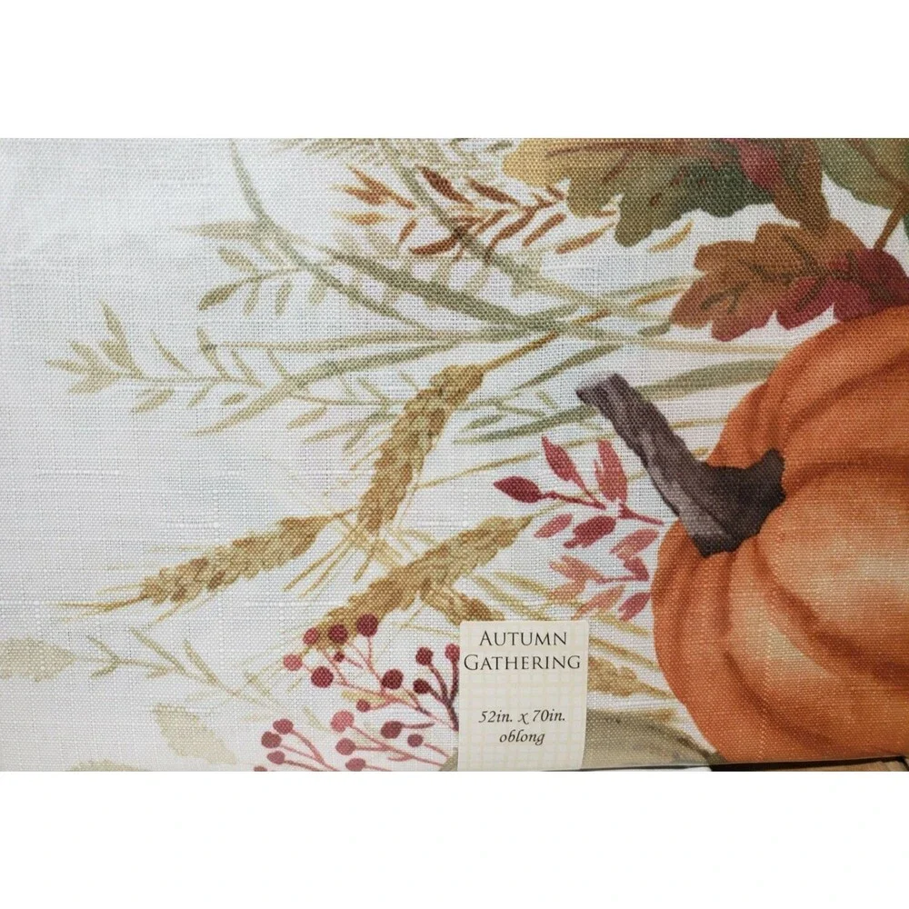 1 Printed Fabric Tablecloth,52
